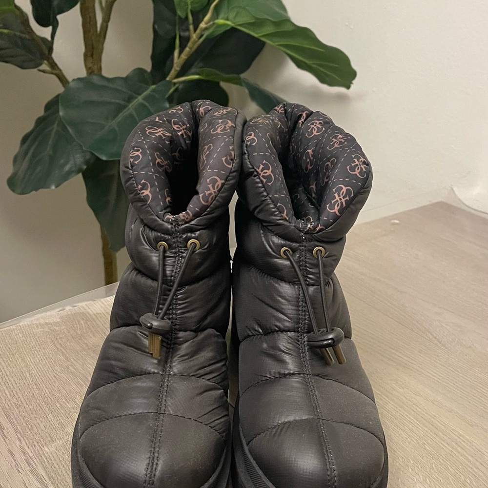 Guess Black Quilted Winter Boots